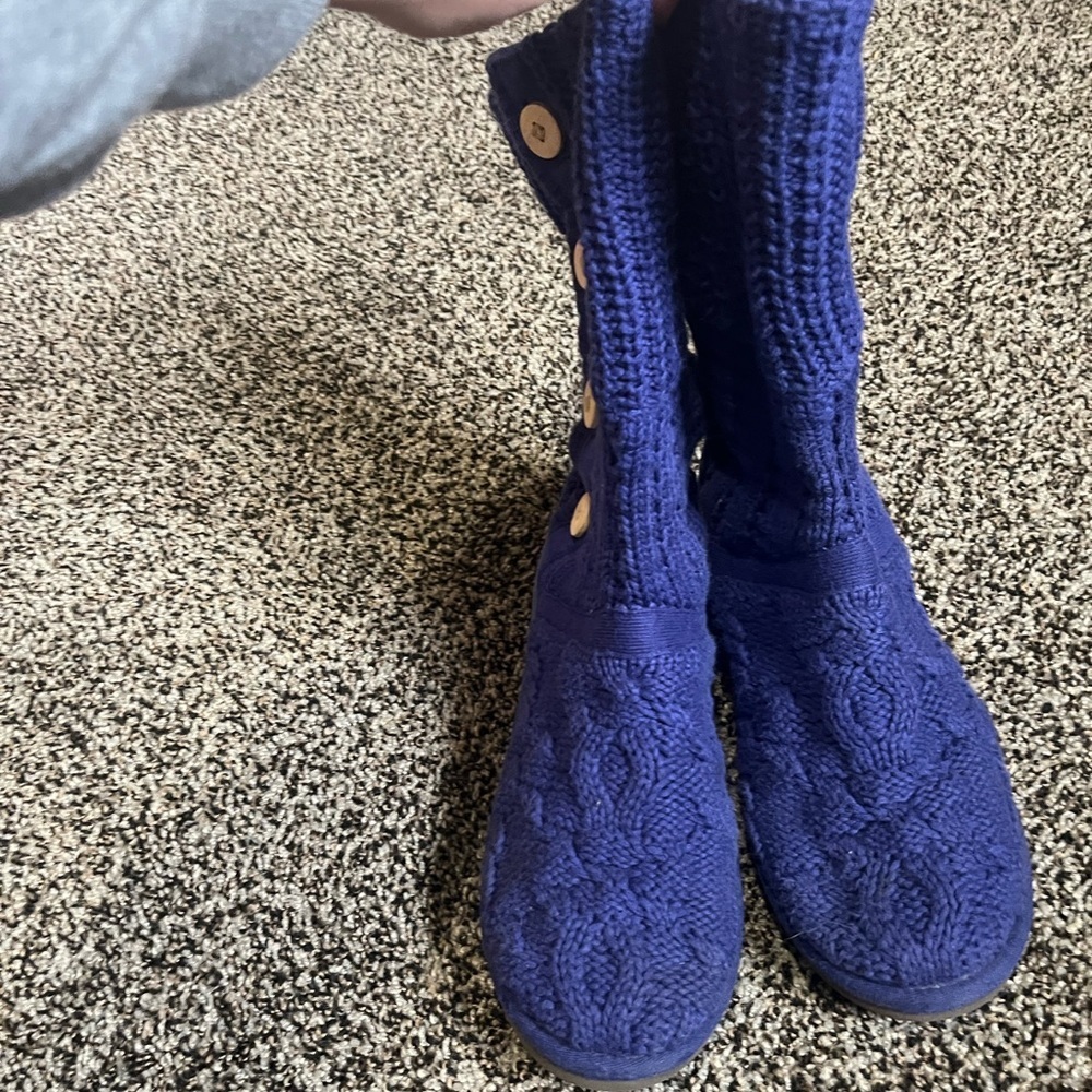 KNIT UGGS - Picture 7 of 7